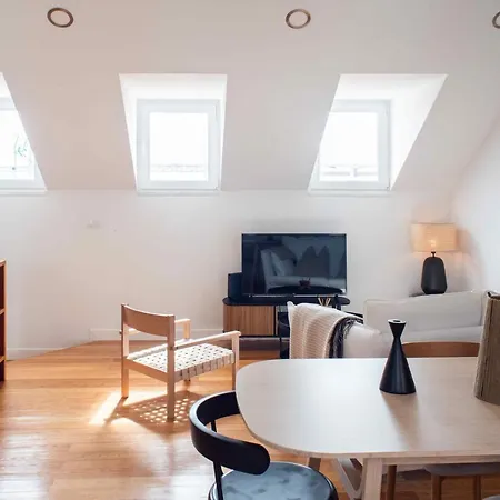 Carlos Ii - Stylish 2 Bedroom In Lapa